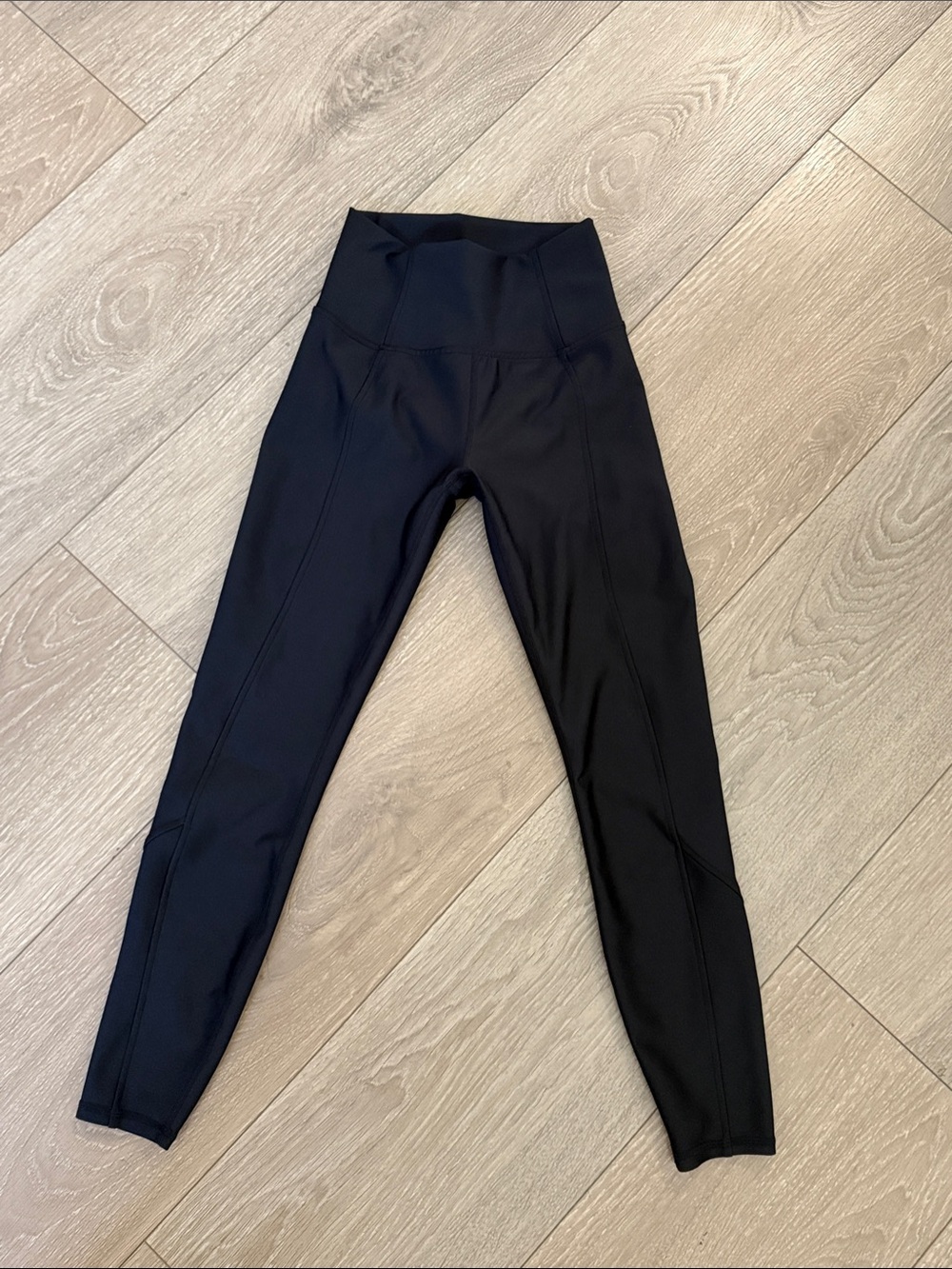 ALO Airlift Fine Line High Waist 7/8 Leggings XS used 2x